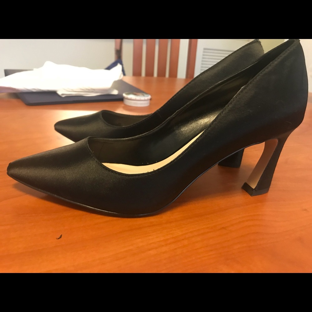 Shoes - Picture 4 of 6